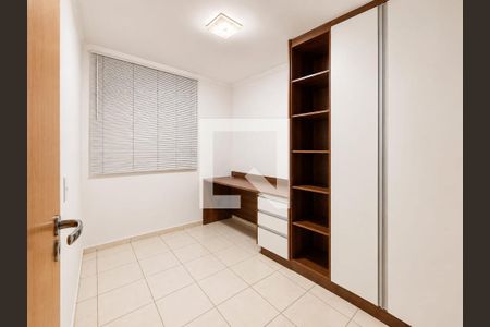 Quarto de apartamento para alugar com 2 quartos, 45m² em Shopping Park, Uberlândia