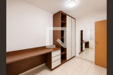 Quarto de apartamento para alugar com 2 quartos, 45m² em Shopping Park, Uberlândia