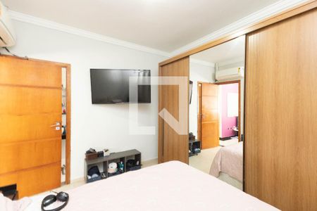Suíte  de casa à venda com 7 quartos, 290m² em Jardim Fontalis, São Paulo