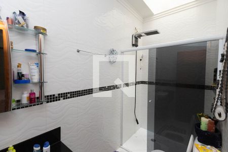 Banheiro da Suíte de casa à venda com 7 quartos, 290m² em Jardim Fontalis, São Paulo