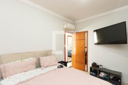 Suíte  de casa à venda com 7 quartos, 290m² em Jardim Fontalis, São Paulo