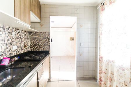 Cozinha  de apartamento para alugar com 2 quartos, 53m² em Jardim Robru, São Paulo