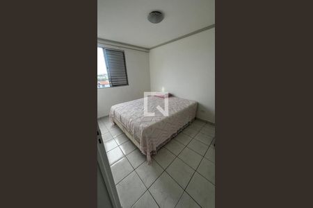 Quarto de apartamento para alugar com 2 quartos, 55m² em Lajeado, Cotia