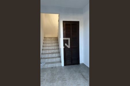 Escada de casa para alugar com 2 quartos, 110m² em Curicica, Rio de Janeiro