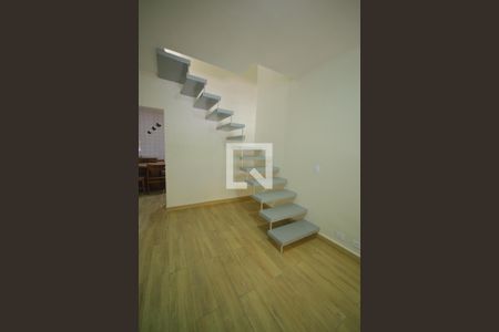 Sala de casa para alugar com 2 quartos, 105m² em Ferrazópolis, São Bernardo do Campo