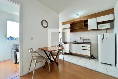 Sala de apartamento para alugar com 2 quartos, 34m² em Jardim Itacolomi, São Paulo