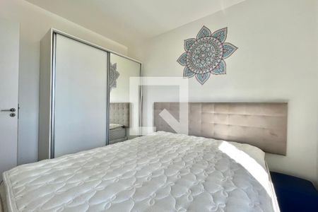 Quarto 1 de apartamento para alugar com 2 quartos, 34m² em Jardim Itacolomi, São Paulo