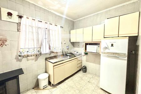 Cozinha  de casa para alugar com 2 quartos, 180m² em Vila Buenos Aires, São Paulo