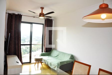Detalhe - Sala e Sala de Jantar de apartamento para alugar com 2 quartos, 53m² em Conjunto Residencial Vista Verde, São Paulo