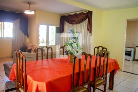 Sala de Jantar de casa à venda com 4 quartos, 450m² em Setor Goiânia 2, Goiânia