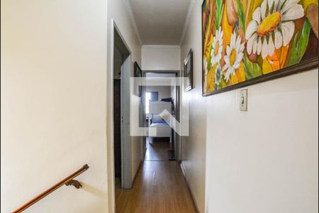 Corredor de casa à venda com 3 quartos, 253m² em Vila Scarpelli, Santo André