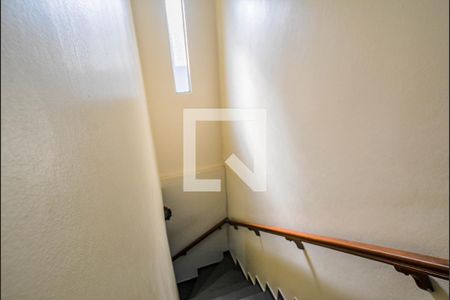 Escada de casa à venda com 3 quartos, 253m² em Vila Scarpelli, Santo André