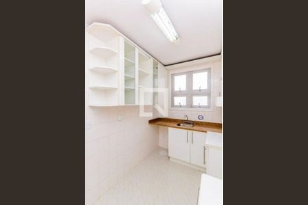 Cozinha de apartamento para alugar com 2 quartos, 94m² em Passo d’Areia, Porto Alegre