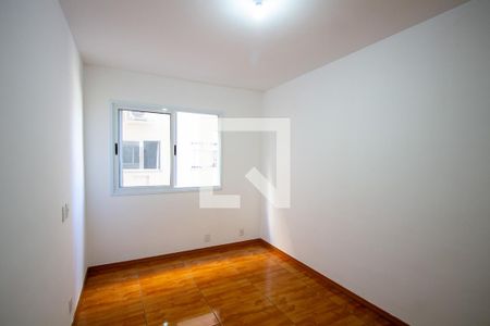 Quarto 2 de apartamento para alugar com 2 quartos, 52m² em Vista Alegre, São Gonçalo