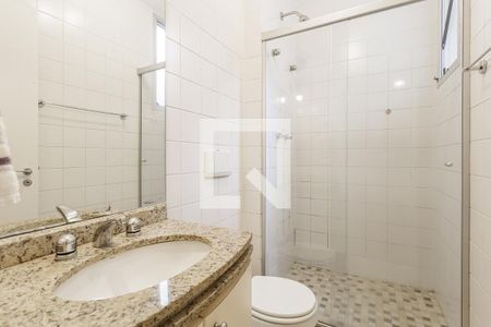 Banheiro da Suíte 1 de apartamento para alugar com 2 quartos, 75m² em Moema, São Paulo