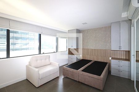 Sala/Quarto de kitnet/studio para alugar com 1 quarto, 40m² em Auxiliadora, Porto Alegre