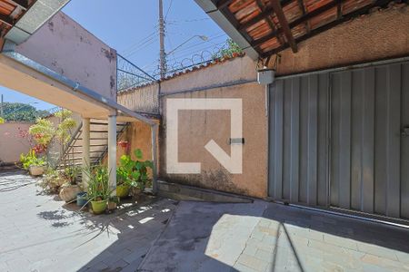 Casa à venda com 3 quartos, 270m² em Esplanada, Belo Horizonte