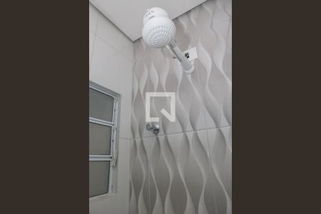 Banheiro de kitnet/studio para alugar com 1 quarto, 20m² em Lapa de Baixo, São Paulo