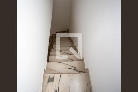 Escada de kitnet/studio à venda com 1 quarto, 34m² em Cidade Júlia, São Paulo