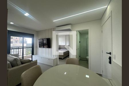 Sala de apartamento para alugar com 1 quarto, 43m² em Empresarial 18 do Forte, Barueri