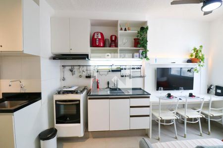Sala / Cozinha de apartamento à venda com 1 quarto, 25m² em Santo Amaro, São Paulo