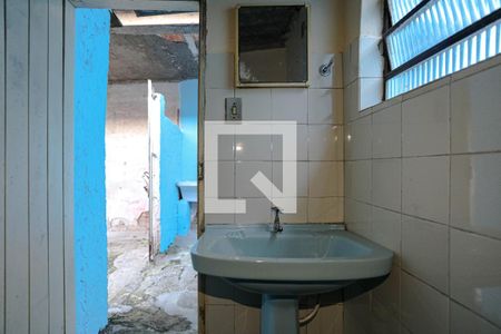 Banheiro de Serviço de casa para alugar com 3 quartos, 70m² em Vila Industrial, Mogi das Cruzes