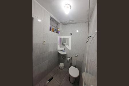 Banheiro de casa à venda com 3 quartos, 135m² em Parque Edu Chaves, São Paulo