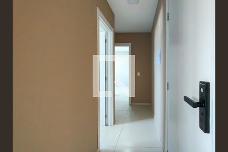 Corredor de apartamento para alugar com 2 quartos, 50m² em Santo Cristo, Rio de Janeiro