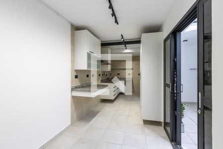 Casa à venda com 3 quartos, 100m² em Vila Romana, São Paulo