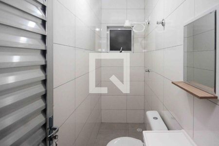 Banheiro Social de casa para alugar com 1 quarto, 35m² em Jardim Marília, São Paulo