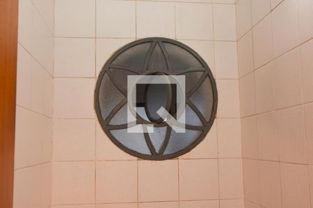 Lavabo detalhe janela de casa à venda com 3 quartos, 197m² em Jardim Torres Sao Jose, Jundiaí