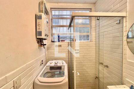 Banheiro  de kitnet/studio para alugar com 1 quarto, 35m² em Copacabana, Rio de Janeiro