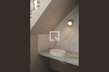 Banheiro de casa para alugar com 1 quarto, 110m² em São Salvador, Belo Horizonte