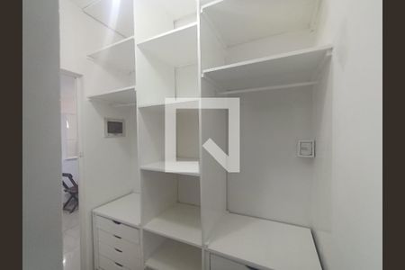 Armário  de kitnet/studio para alugar com 1 quarto, 42m² em Barra da Tijuca, Rio de Janeiro