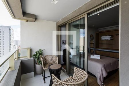 Varanda de kitnet/studio para alugar com 1 quarto, 32m² em Indianópolis, São Paulo