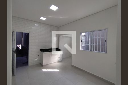 Sala/Cozinha de casa para alugar com 1 quarto, 54m² em Vila Brasilio Machado, São Paulo