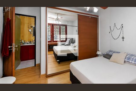 Suíte de casa à venda com 3 quartos, 200m² em Jardim do Salso, Porto Alegre