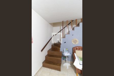 Escada de casa à venda com 2 quartos, 106m² em Vila Moinho Velho, São Paulo