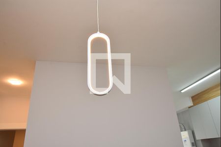 sala detalhe luminaria  de apartamento para alugar com 2 quartos, 47m² em Ponte Sao Joao, Jundiaí