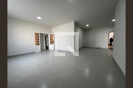 Sala de casa para alugar com 5 quartos, 500m² em Centro, Juiz de Fora