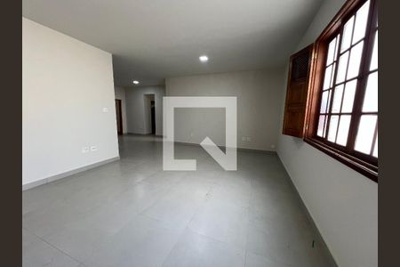 Sala de casa para alugar com 5 quartos, 500m² em Centro, Juiz de Fora