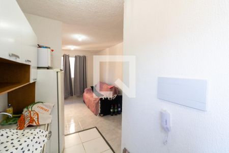 Cozinha de apartamento para alugar com 2 quartos, 42m² em Campo Novo, Porto Alegre