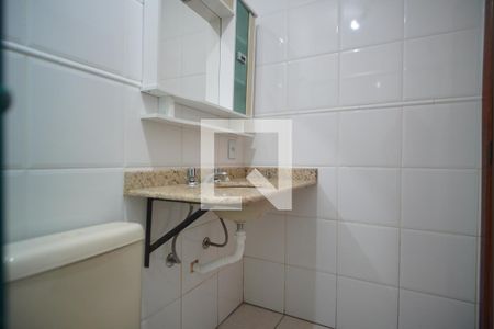 Banheiro da Suíte de apartamento para alugar com 2 quartos, 69m² em Jardim Itu, Porto Alegre