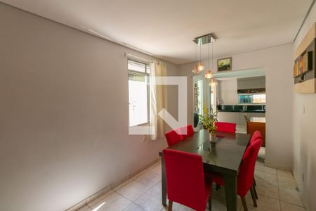 Casa à venda com 4 quartos, 210m² em Conjunto Helena Antipoff, Belo Horizonte