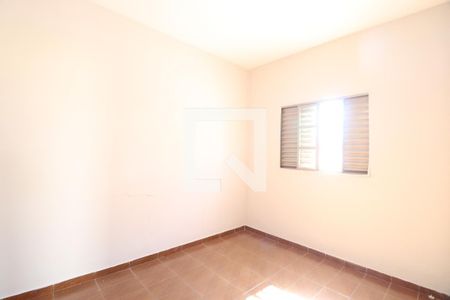 Quarto 1 de casa para alugar com 3 quartos, 120m² em Santa Mônica, Uberlândia