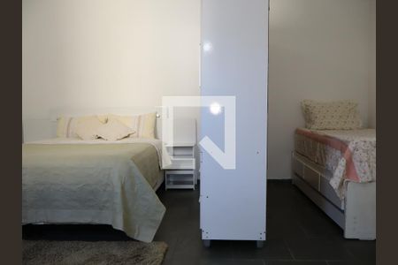 Quarto de casa para alugar com 1 quarto, 80m² em Quinta da Paineira, São Paulo
