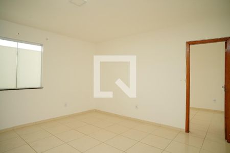Sala de casa para alugar com 1 quarto, 45m² em Jardim Atlântico Leste, Maricá