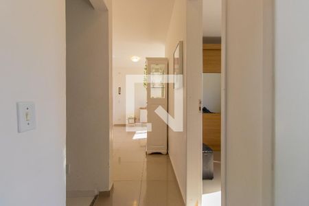 Corredor de apartamento para alugar com 2 quartos, 55m² em Parque Frondoso, Cotia