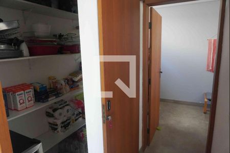 Despensa de casa de condomínio à venda com 4 quartos, 295m² em Parque Sinai, Santana de Parnaíba