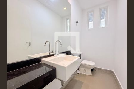 Lavabo de casa para alugar com 4 quartos, 263m² em Brooklin, São Paulo